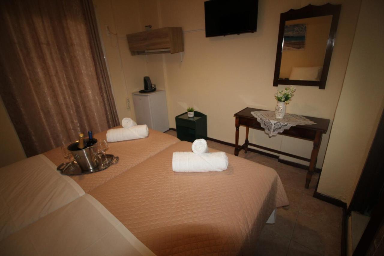Batis Breeze Bed & Breakfast เปรามา ภายนอก รูปภาพ