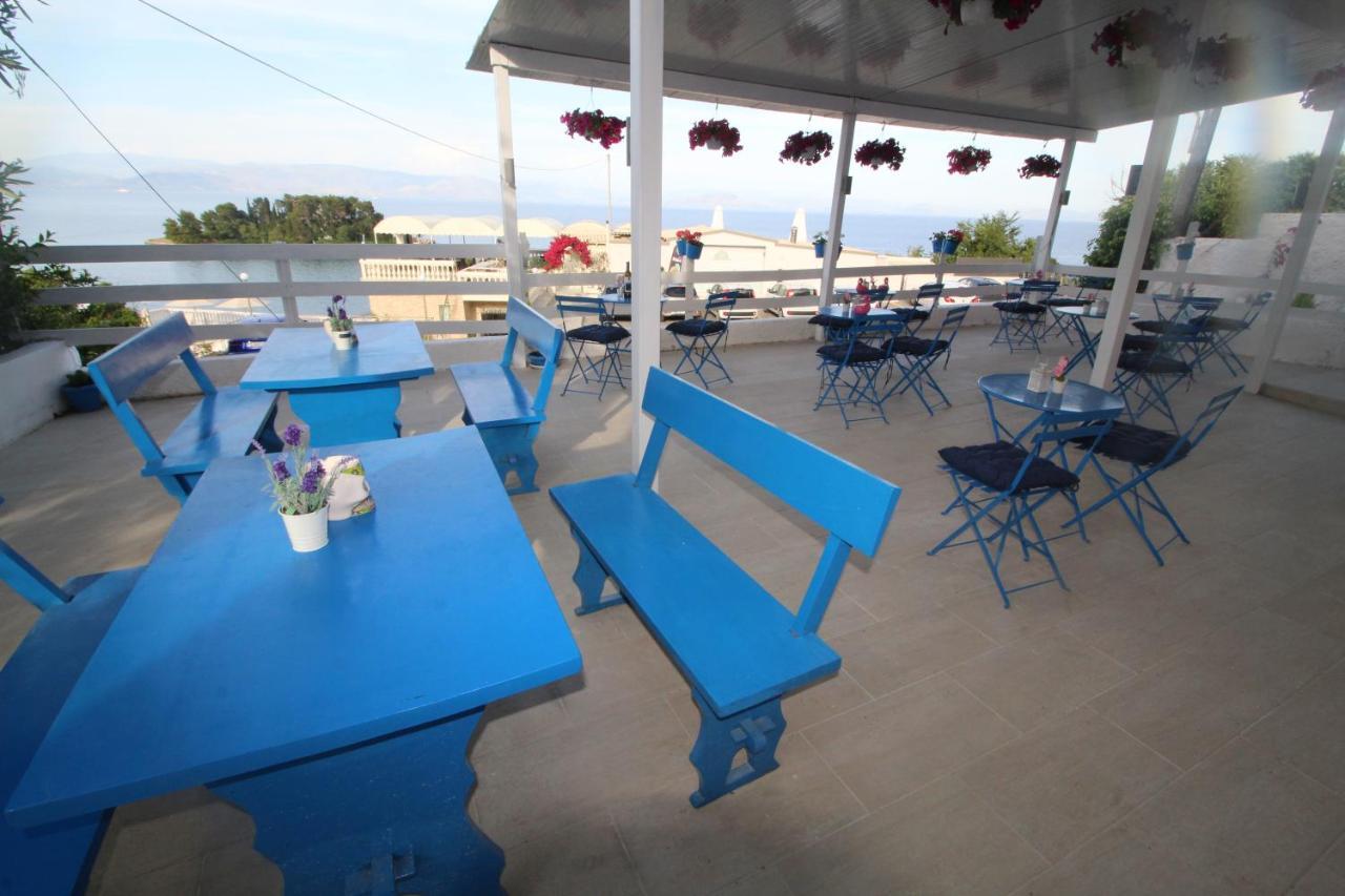 Batis Breeze Bed & Breakfast เปรามา ภายนอก รูปภาพ